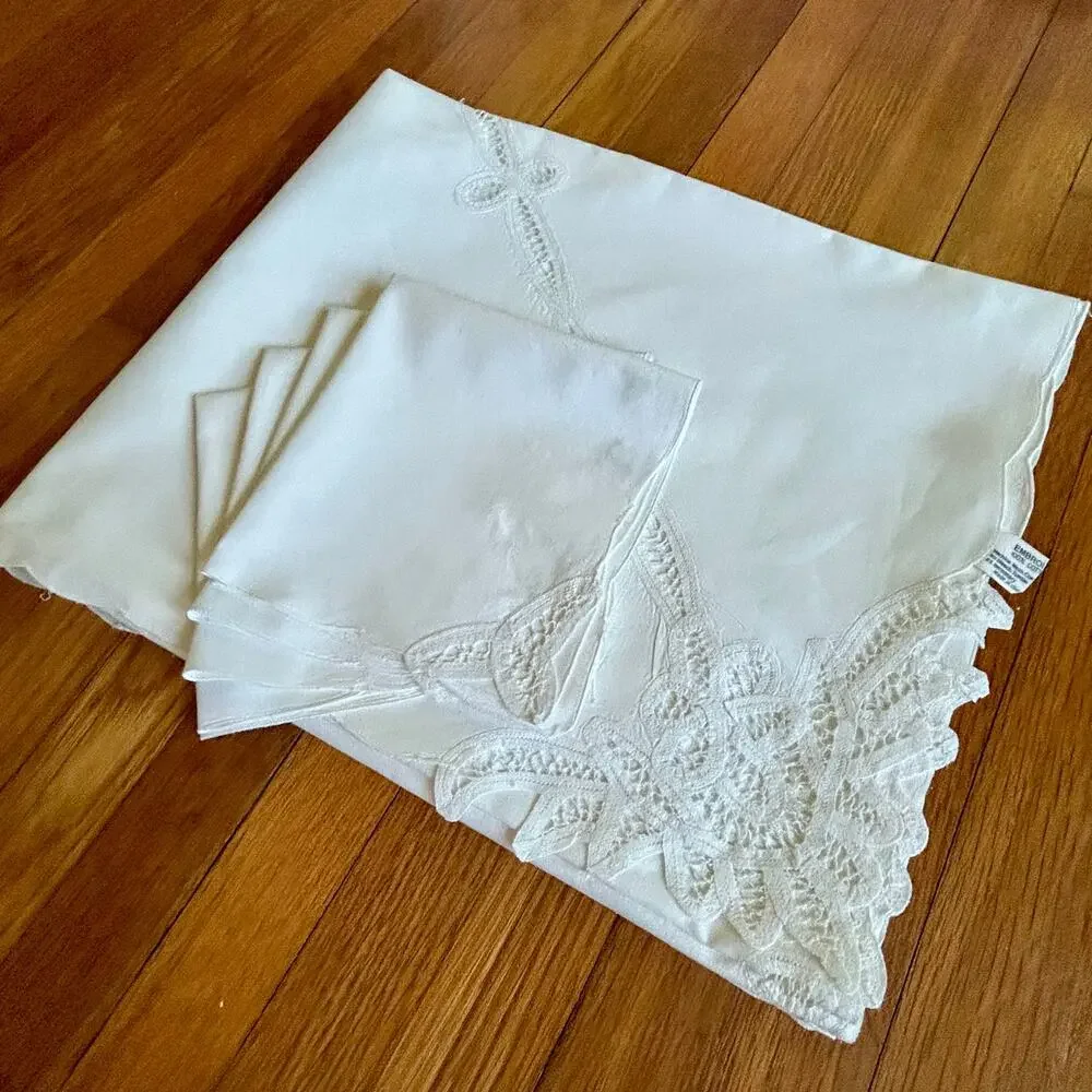 Vintage White 100% Cotton Battenberg Lace Tablecloth with 4 Matching Napkins